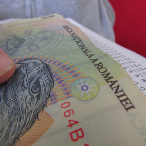 Începând cu 1 iulie, salariul minim în România va ajunge la 1.050 de lei